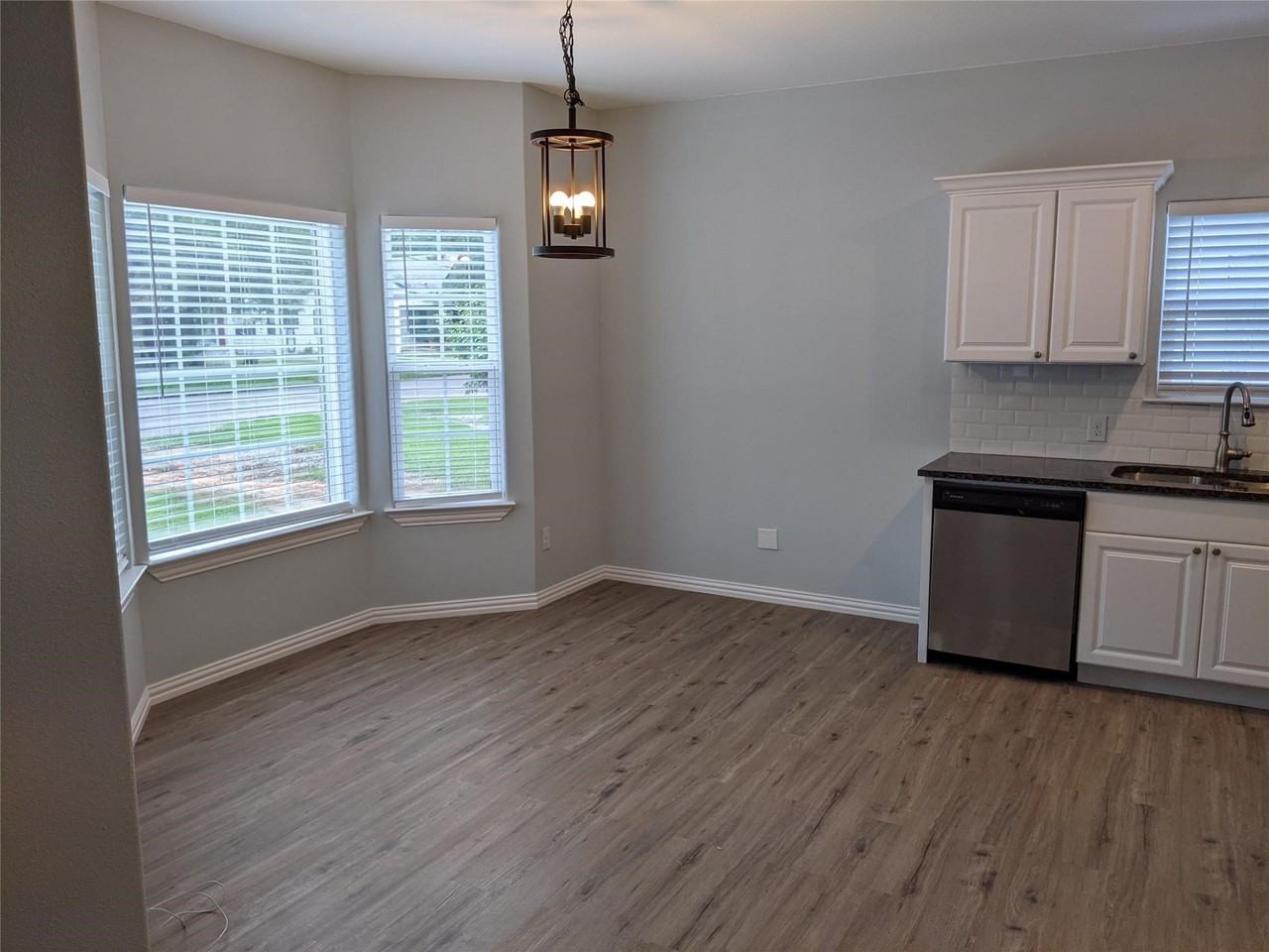1411 S Walnut St - Photo 5 of 9