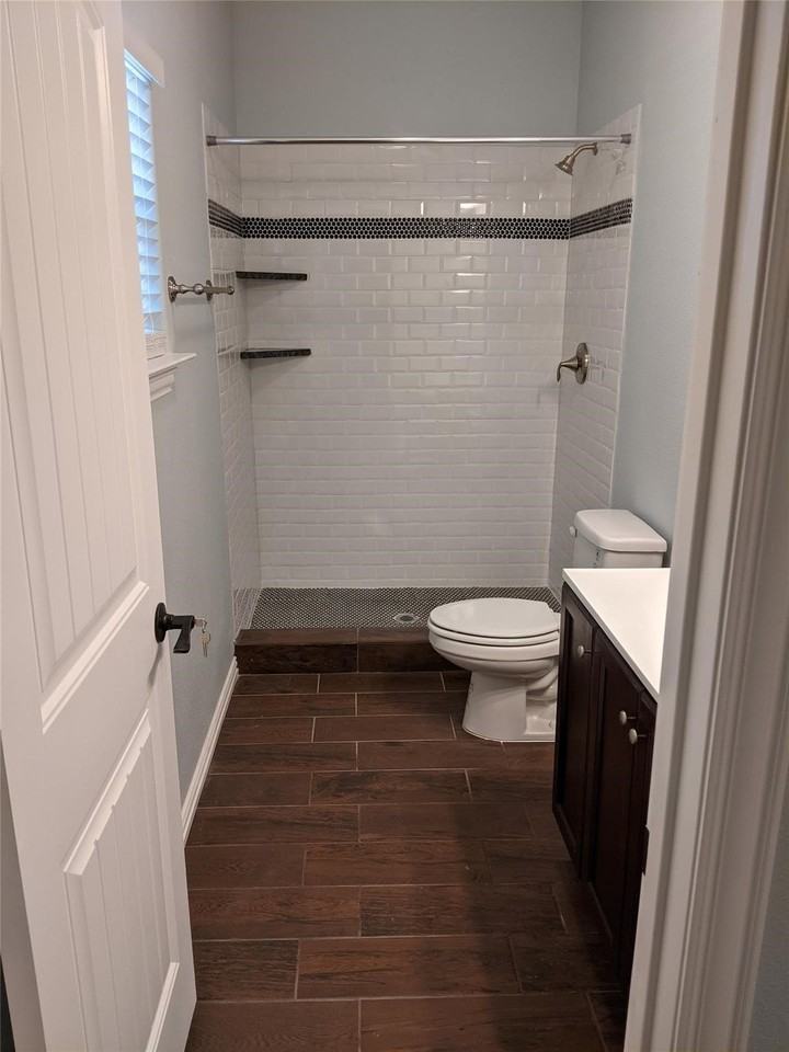 1411 S Walnut St - Photo 7 of 9