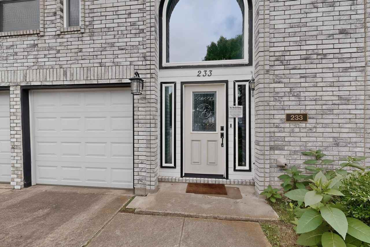 233 Brittany Ct - Photo 2 of 35