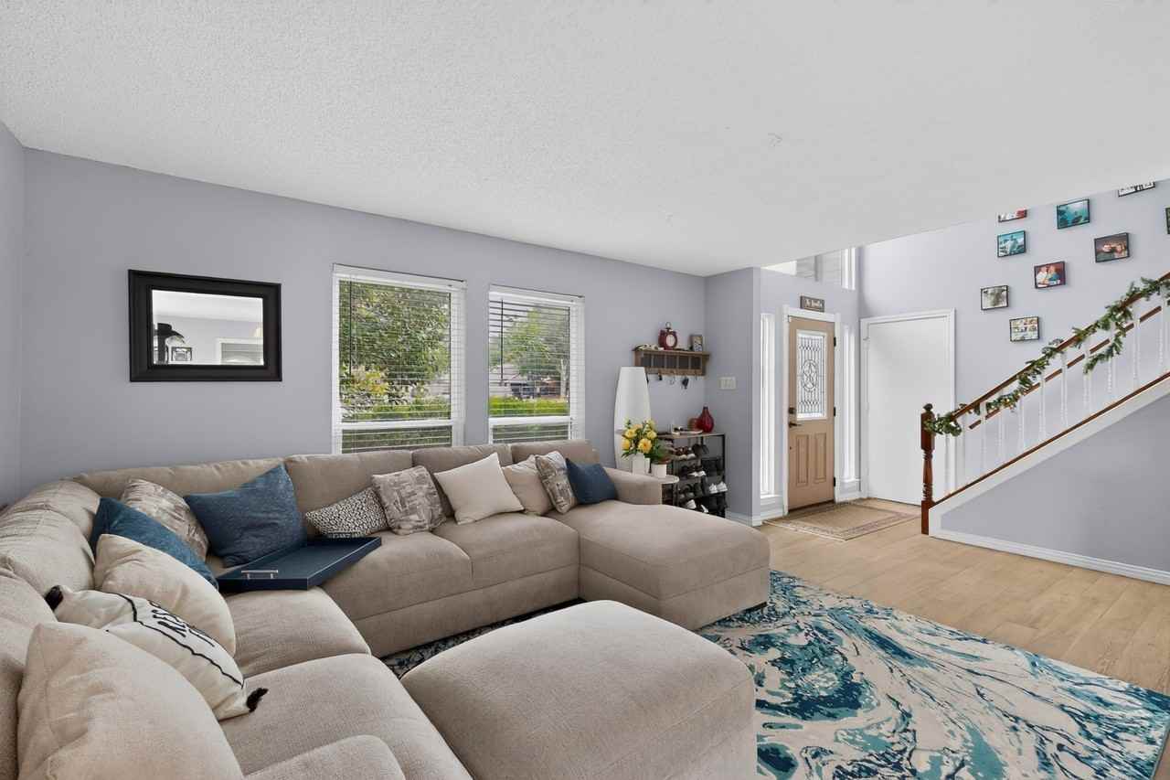 233 Brittany Ct - Photo 3 of 35