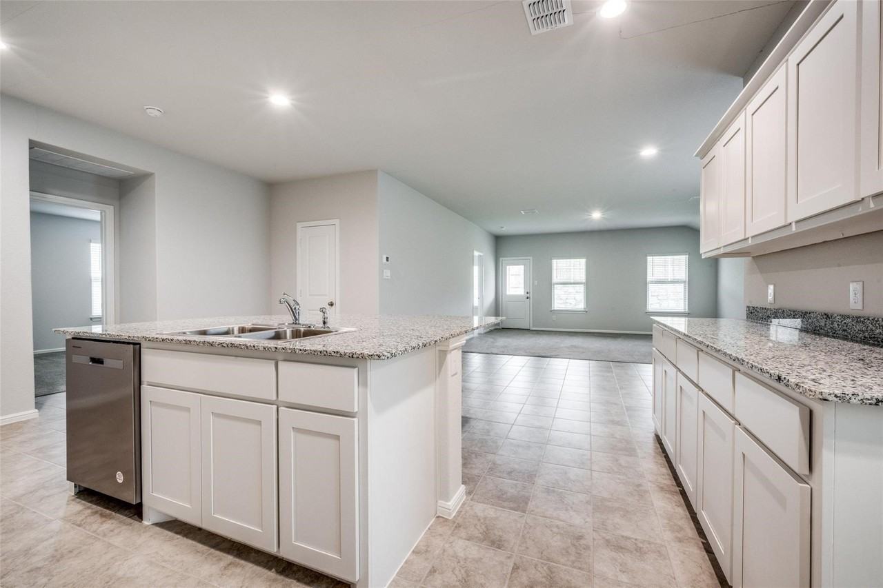 4100 Alberta Ln - Photo 2 of 22