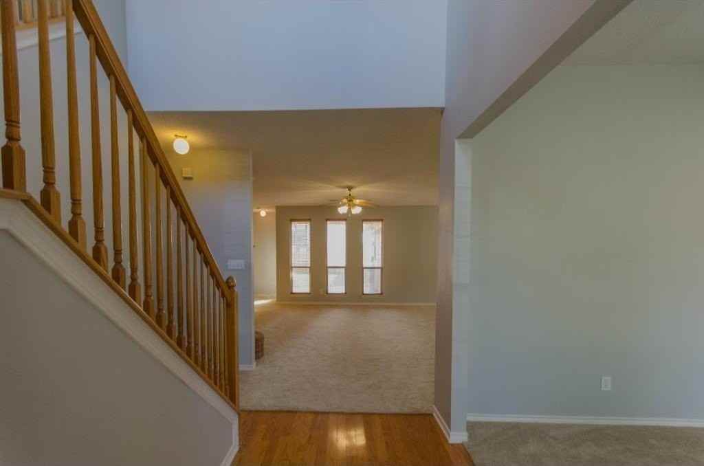 1532 Tanglewood Dr - Photo 2 of 25