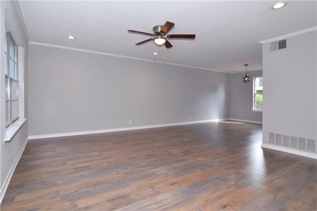 4945 N Hall St - Photo 3 of 19