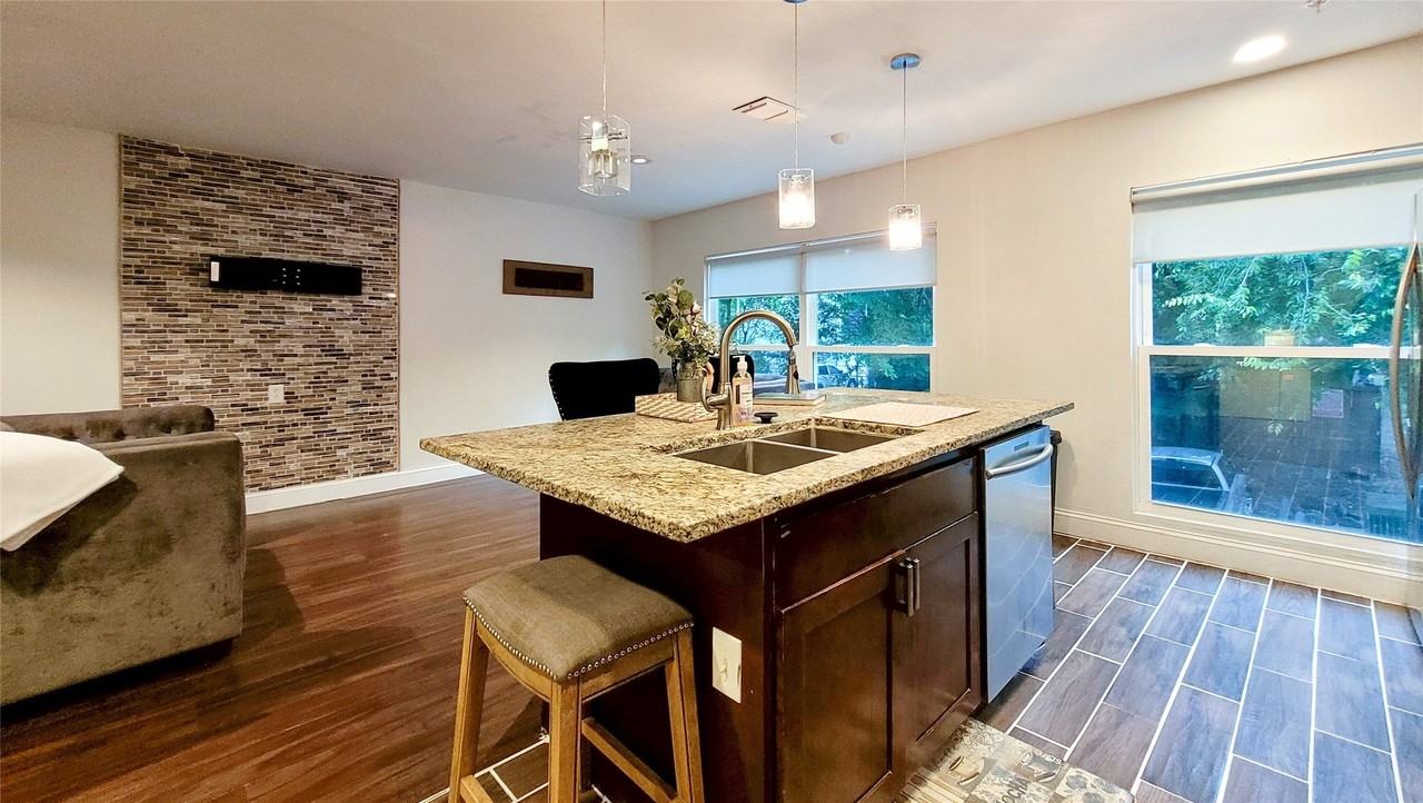 5815 Phoenix Dr #12 - Photo 3 of 12