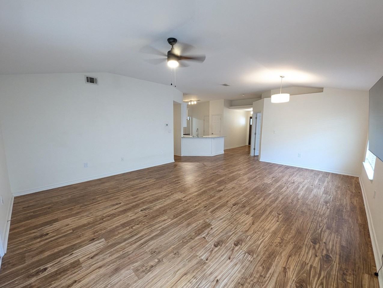 1020 Freeport Ct - Photo 3 of 21