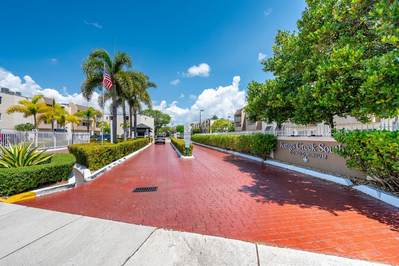 7705 SW 86 STUnit B114 #B114 - Photo 2 of 50