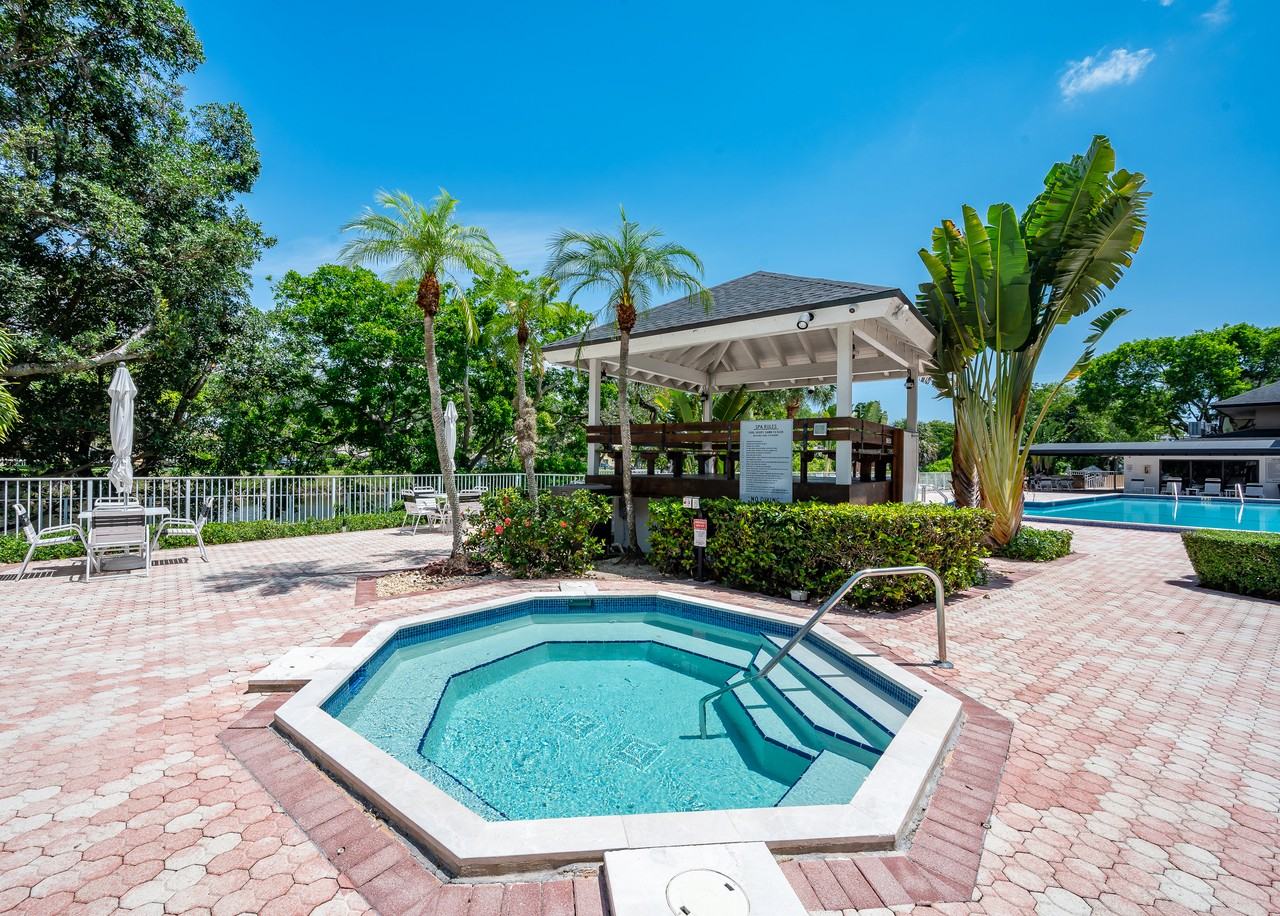 7705 SW 86 STUnit B114 #B114 - Photo 7 of 50