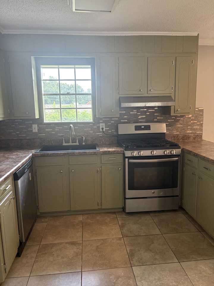3434 Kensington Dr S #1 - Photo 5 of 16