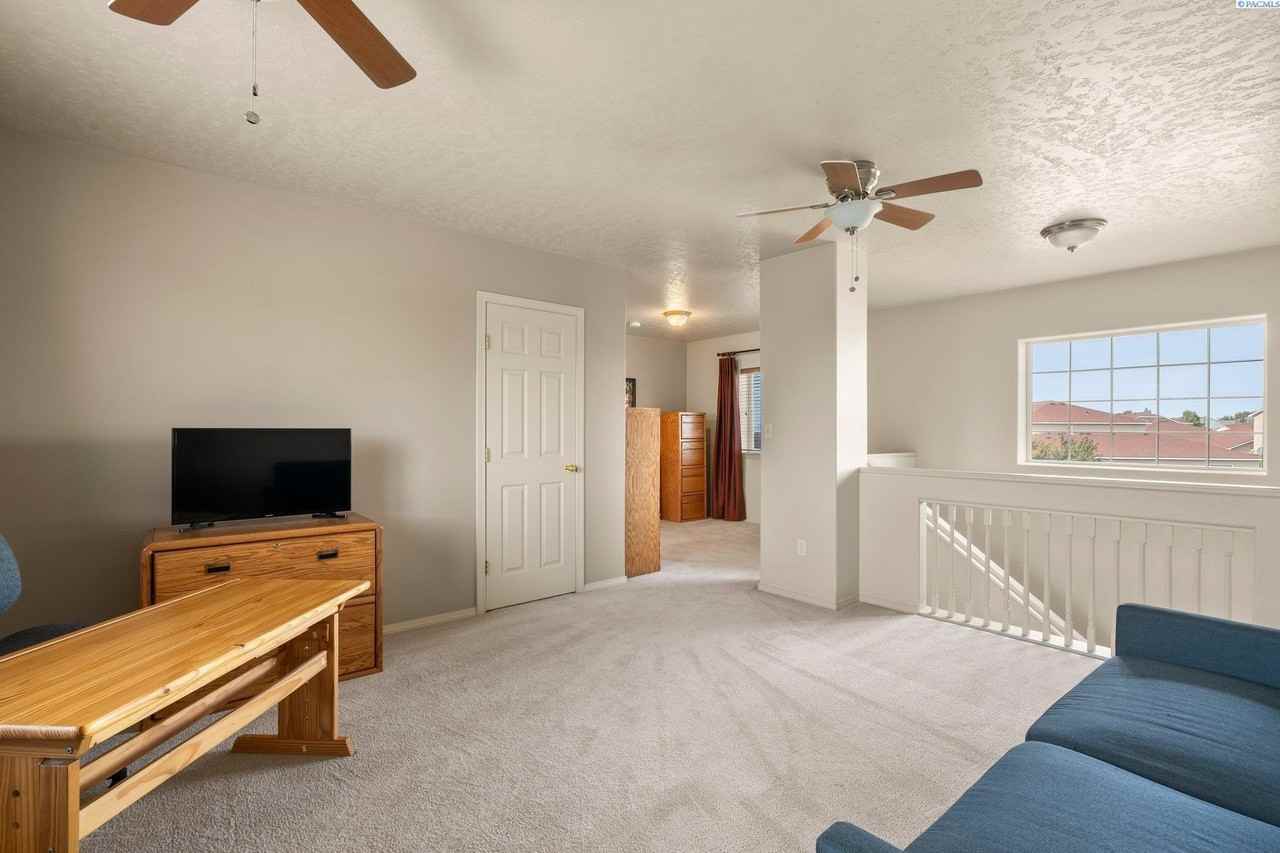 6005 Mia Ln - Photo 2 of 41