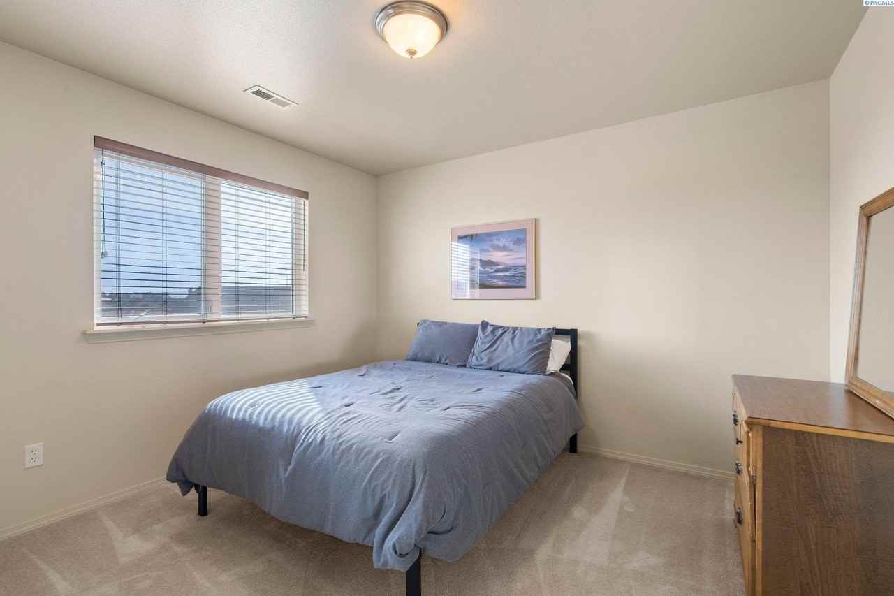 6005 Mia Ln - Photo 4 of 41