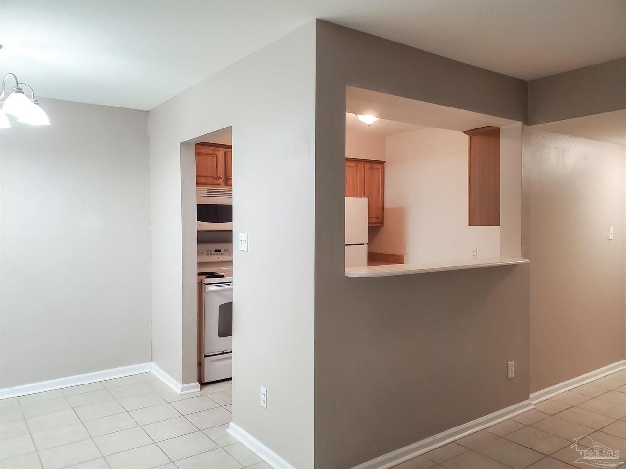 710 Scenic Hwy - Photo 2 of 16