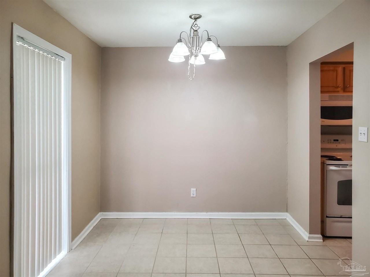 710 Scenic Hwy - Photo 3 of 16