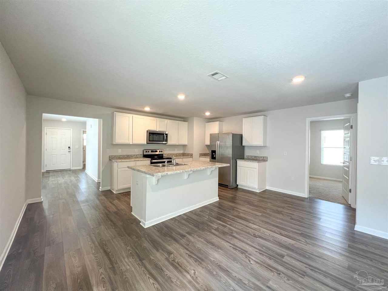 5257 Peach Dr - Photo 3 of 28