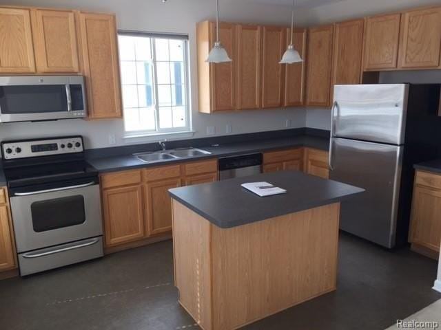 1059 Alameda Blvd - Photo 3 of 11