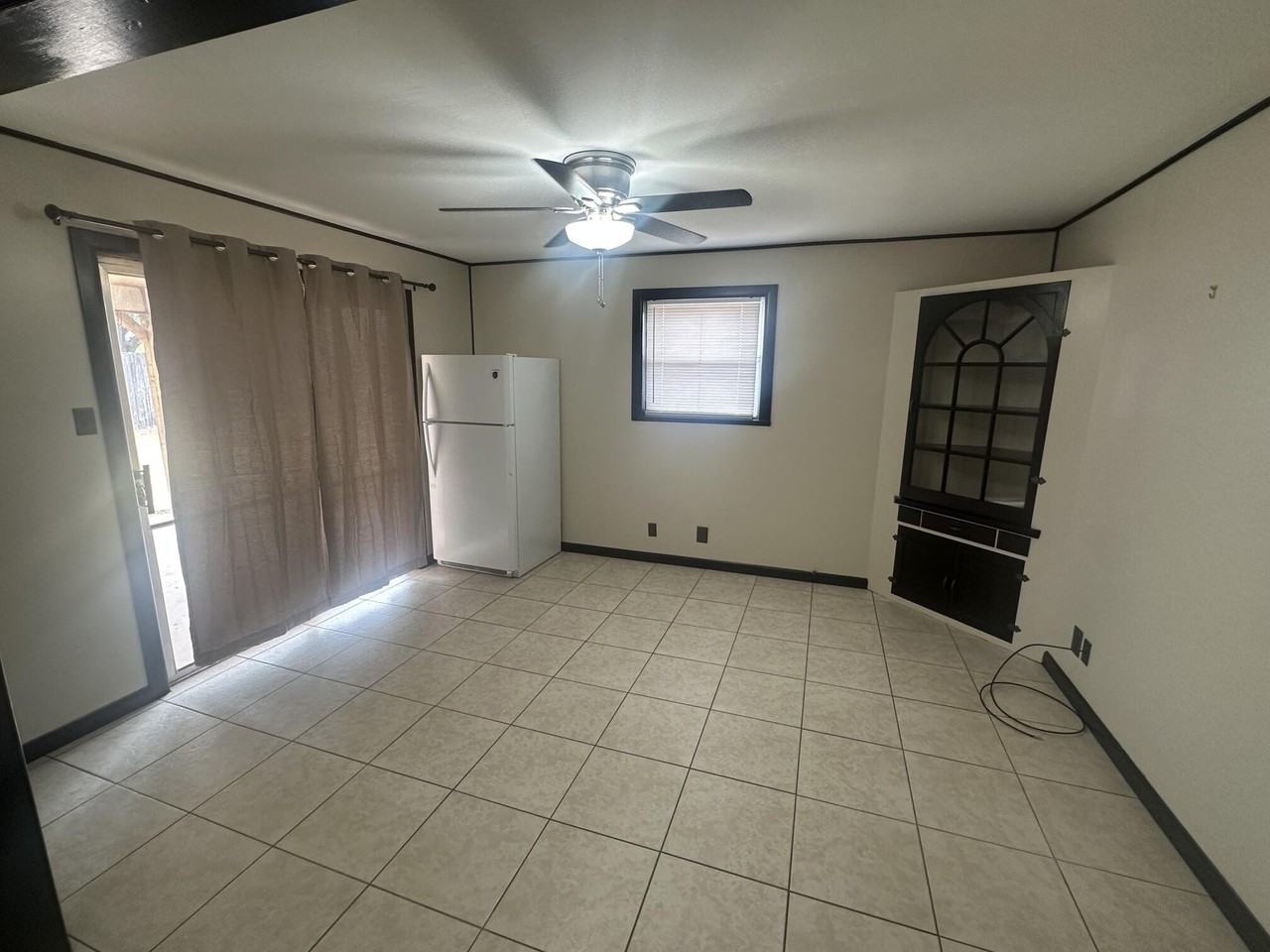 135 Oakwood St - Photo 6 of 16