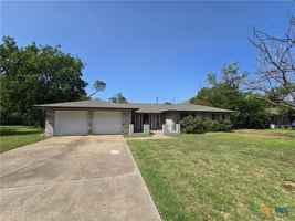 featured image of 205 E Cherokee Dr