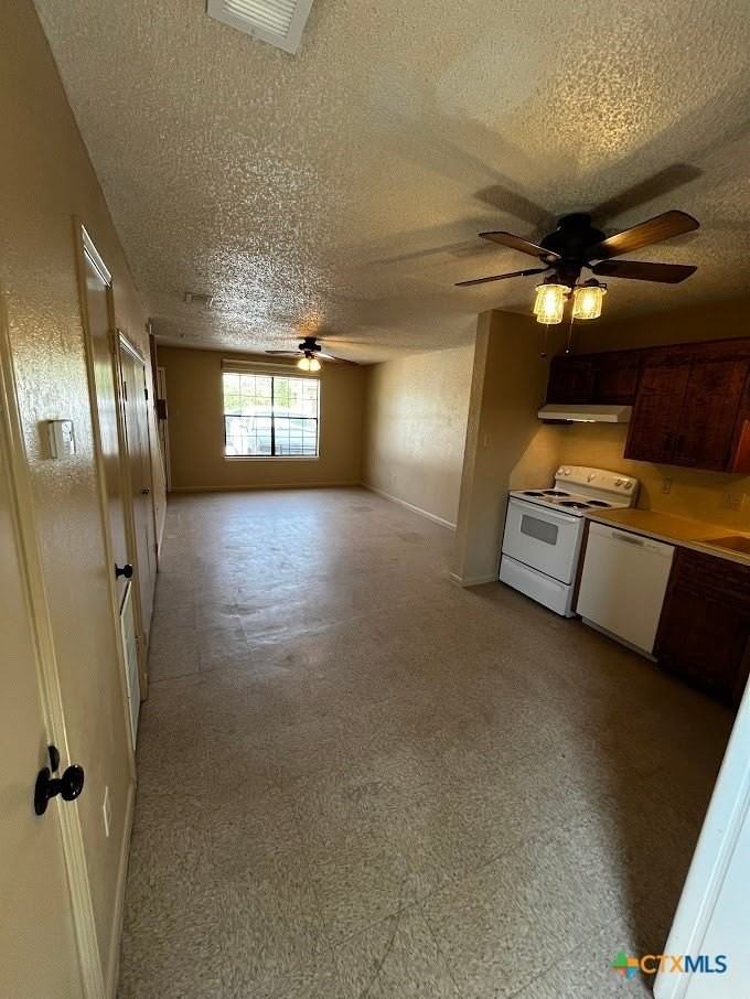 202 N Walnut St #104 - Photo 2 of 11