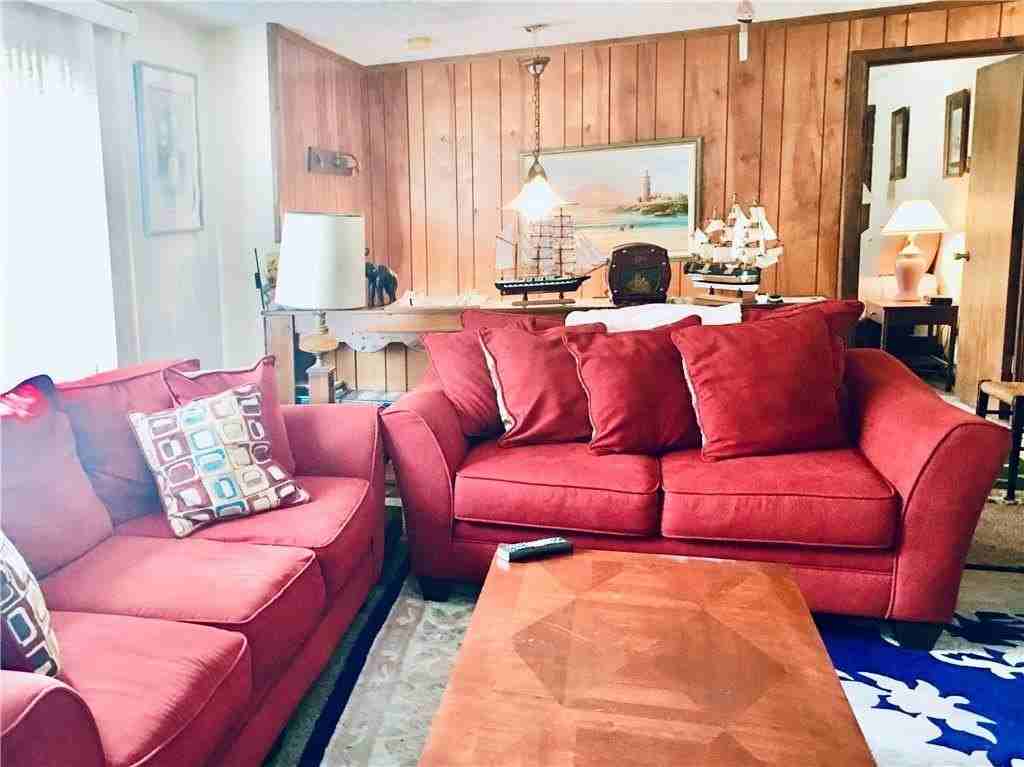 24 Continental Dr - Photo 4 of 14