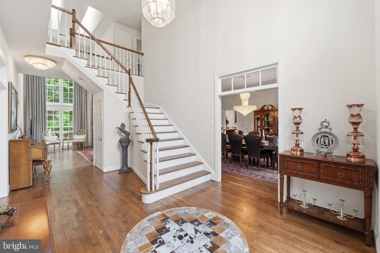 13010 Boswell Ct - Photo 2 of 33