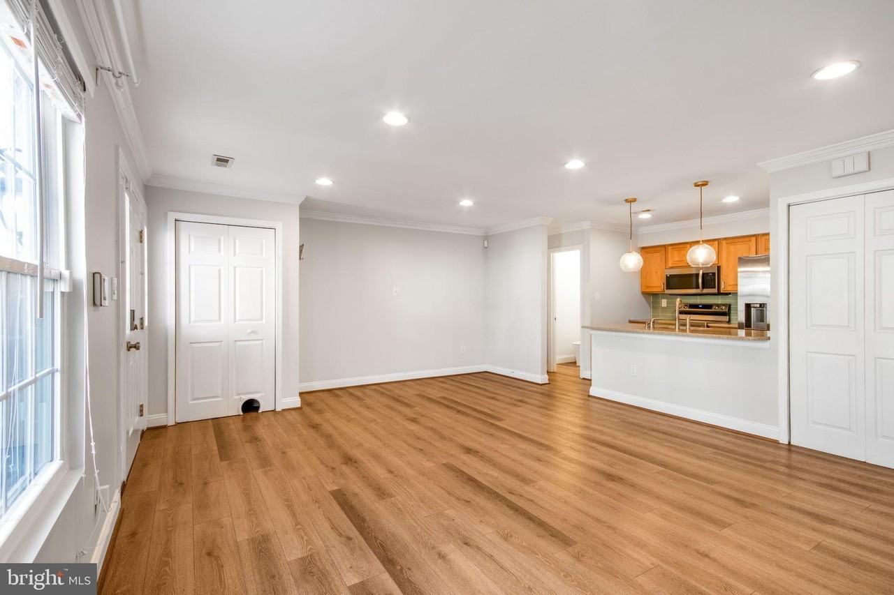 14318 S Shore Ct - Photo 2 of 38