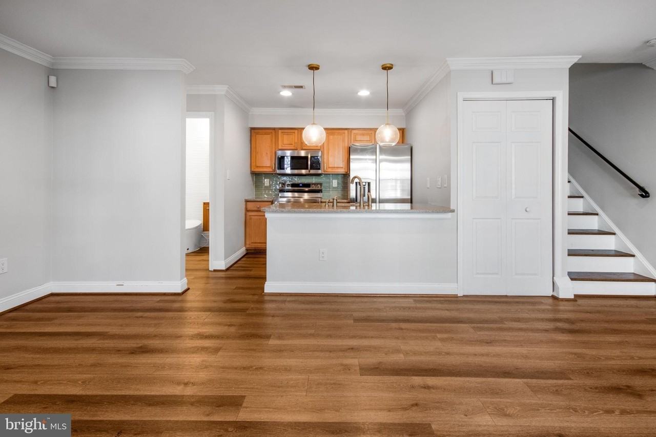 14318 S Shore Ct - Photo 5 of 38