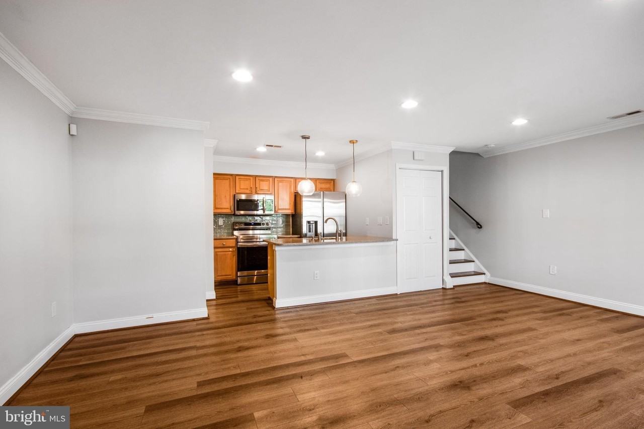 14318 S Shore Ct - Photo 6 of 38