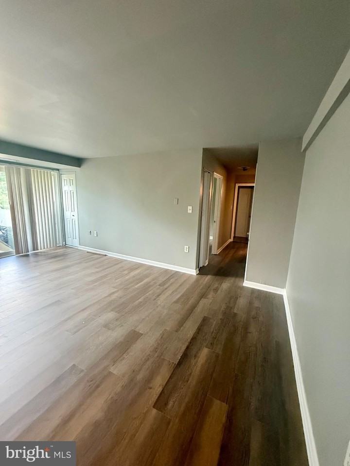 7165 Cross St #103 - Photo 4 of 8