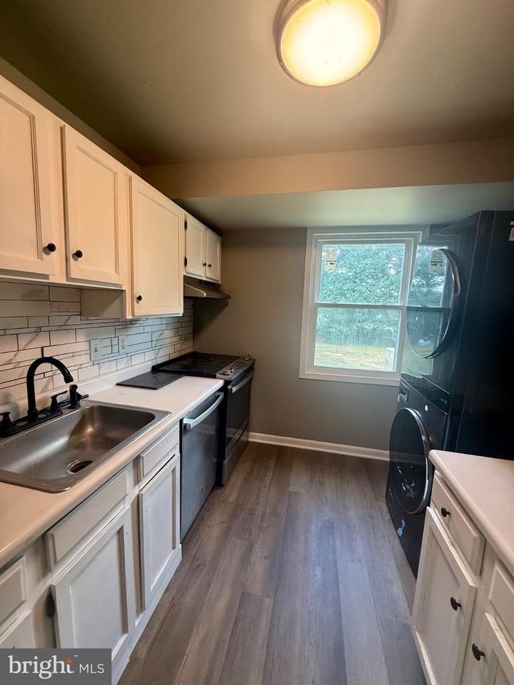 7165 Cross St #103 - Photo 6 of 8