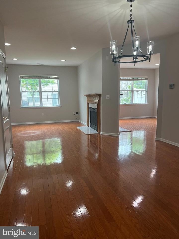 42 Haddon Ct - Photo 2 of 12