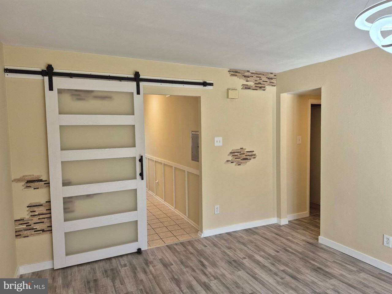 1155 York Rd #B12 - Photo 5 of 8