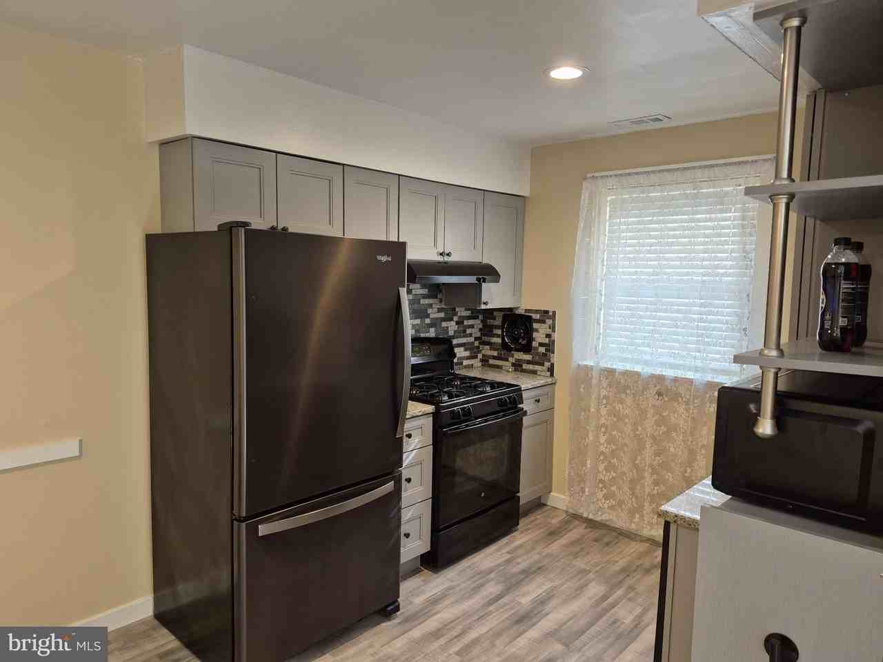 1155 York Rd #B12 - Photo 6 of 8