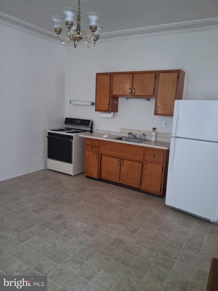 10 Railroad Ave #101 - Photo 2 of 11