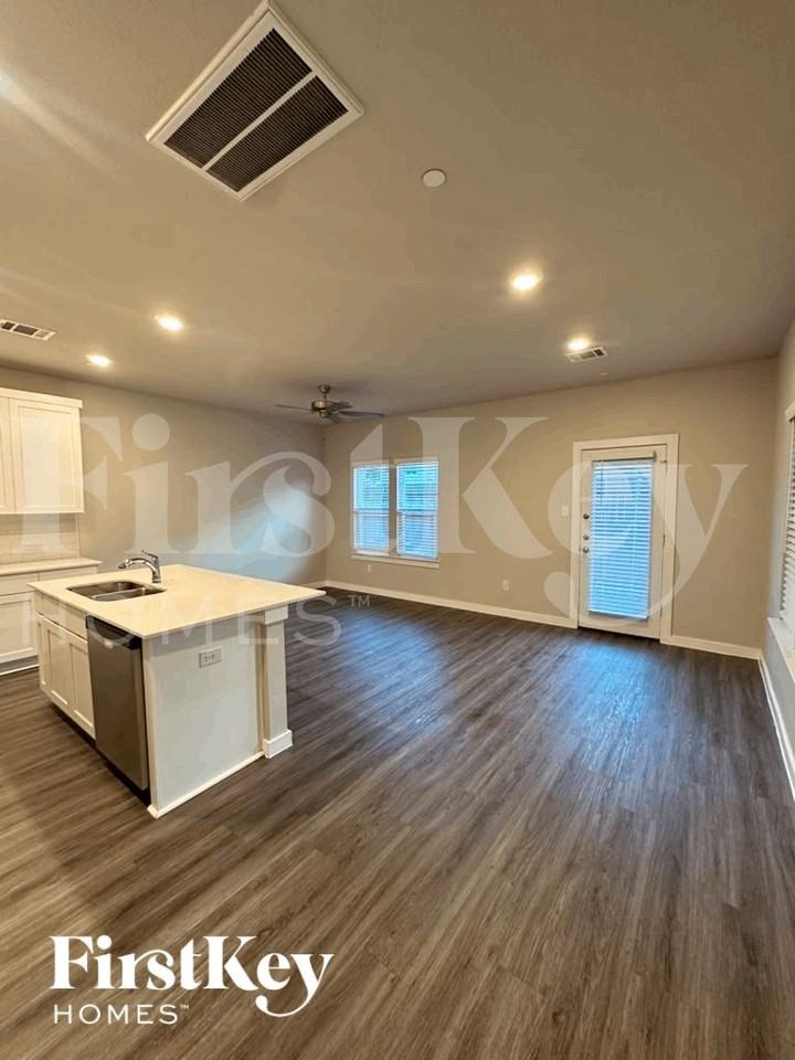 18326 W Centro Cir - Photo 2 of 11