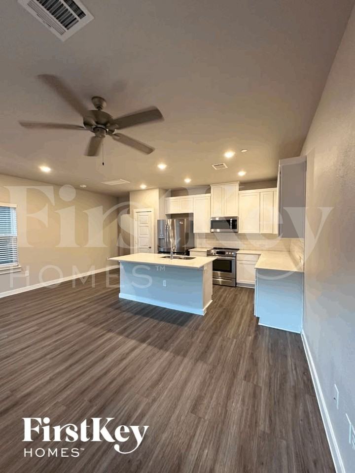 18326 W Centro Cir - Photo 3 of 11