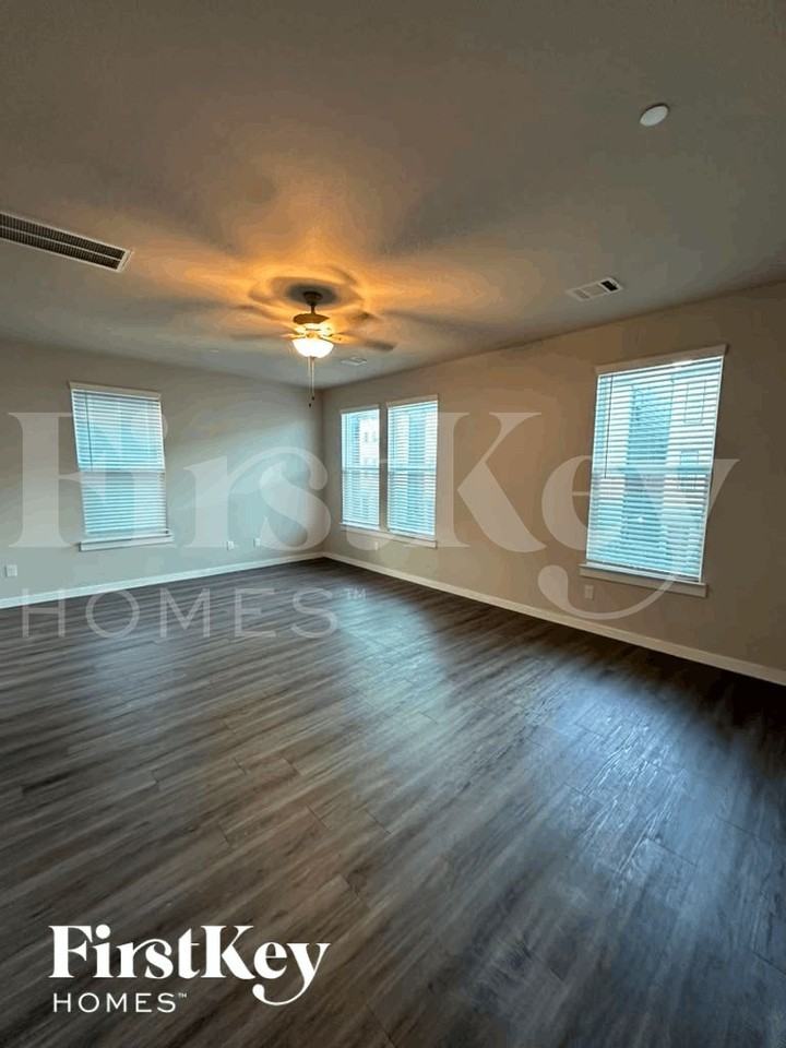 18326 W Centro Cir - Photo 4 of 11