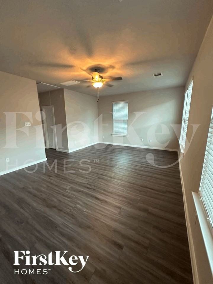 18326 W Centro Cir - Photo 5 of 11