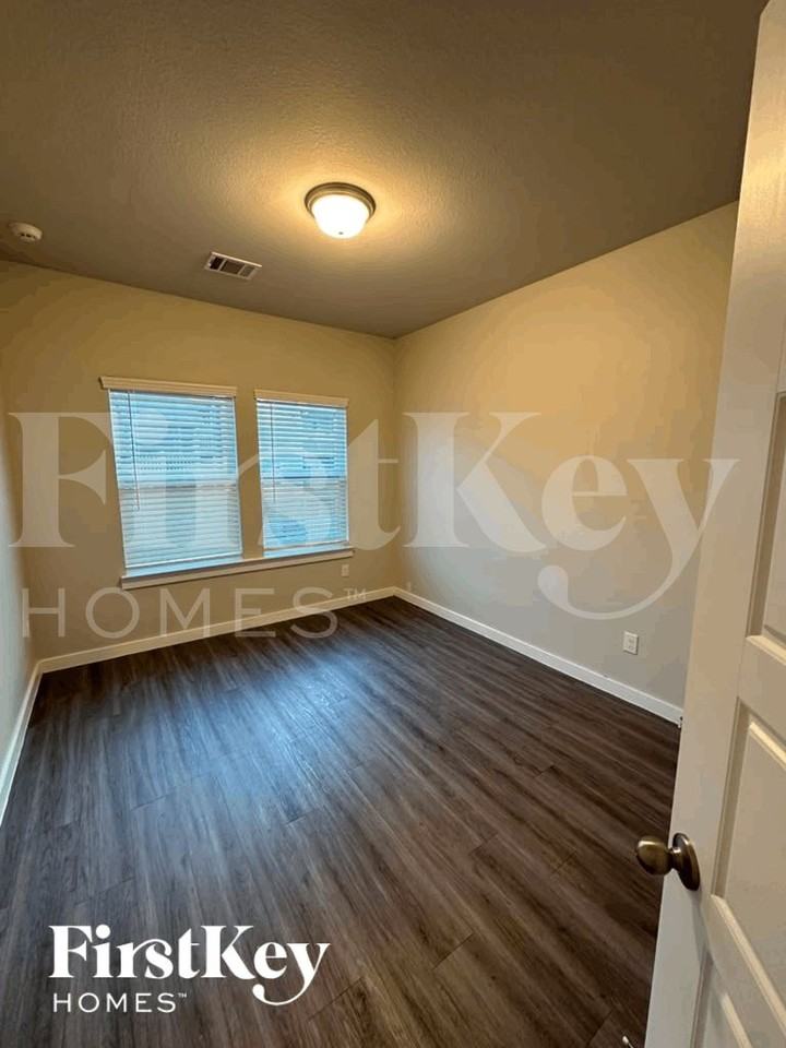 18326 W Centro Cir - Photo 6 of 11