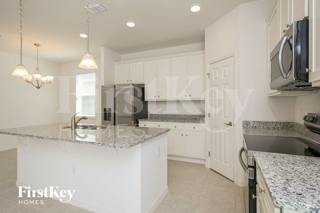 1227 Ponca Rd - Photo 7 of 16