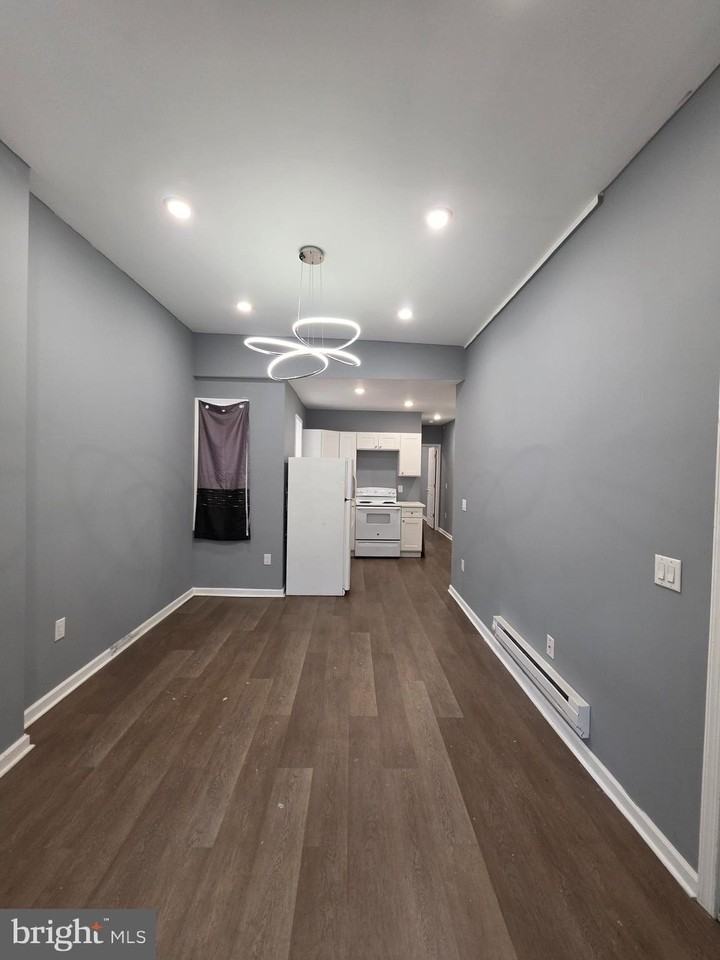2535 N 8th St - Photo 3 of 11