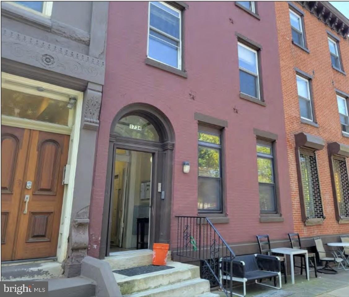 1734 W Girard Ave #3