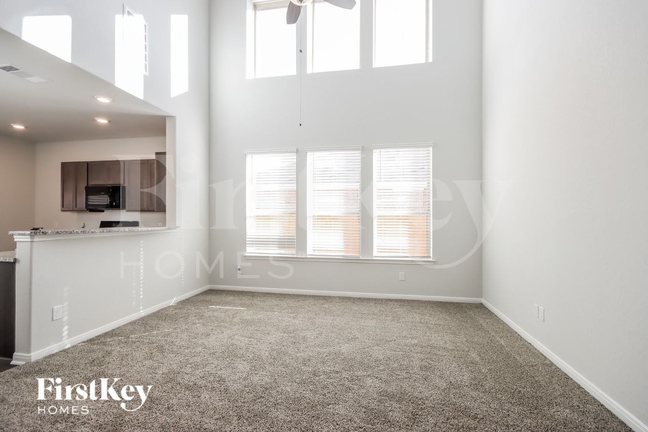 26207 Cooperstown Way - Photo 2 of 14