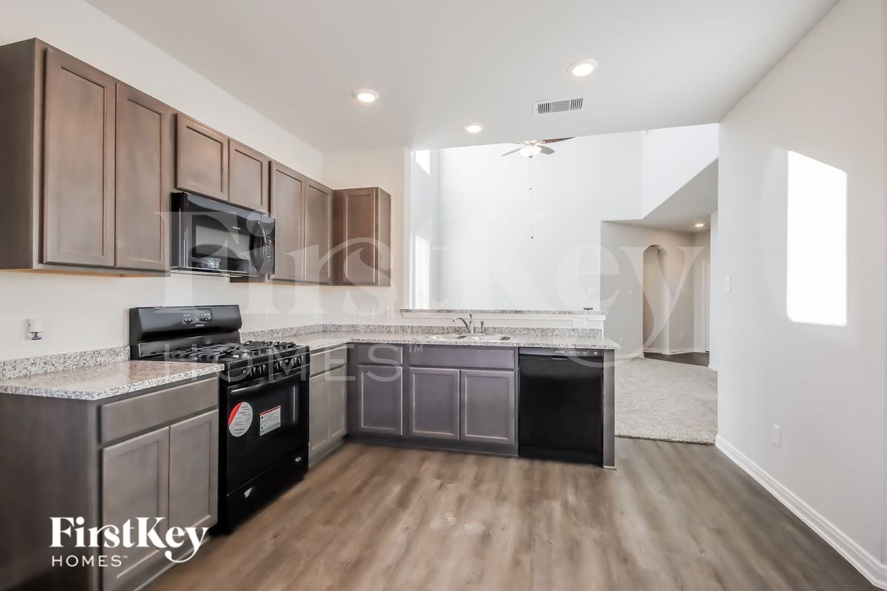 26207 Cooperstown Way - Photo 6 of 14