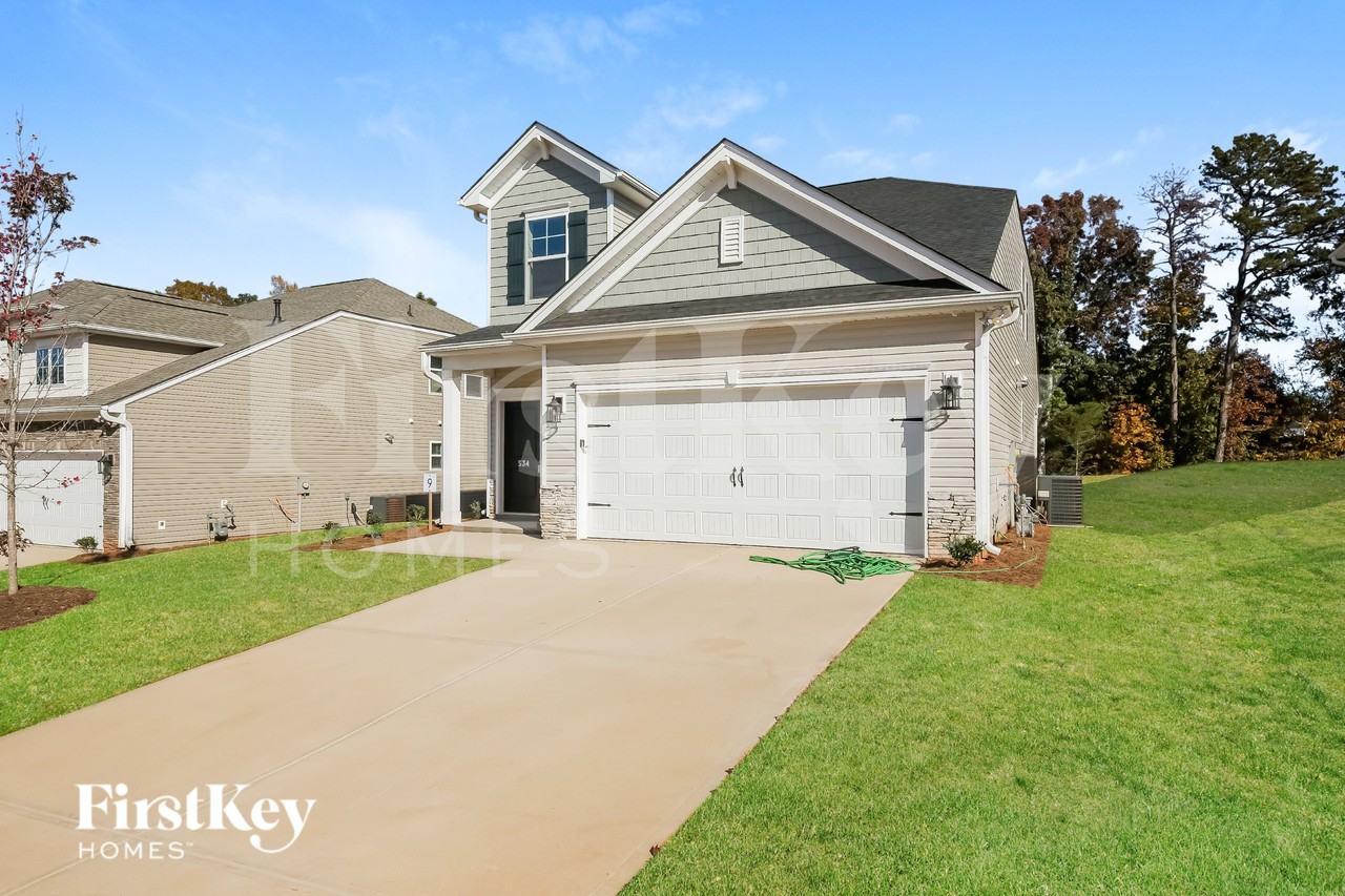 534 Hillpark Ln - Photo 2 of 15