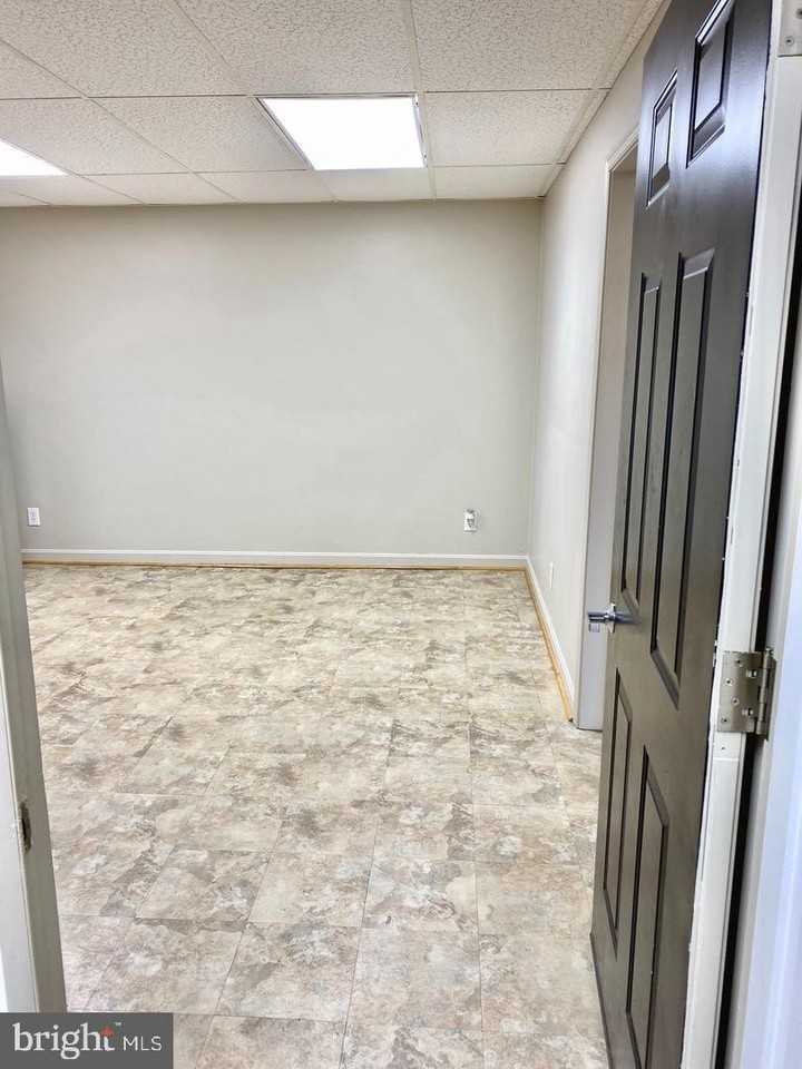306 S Main St #B - Photo 2 of 10