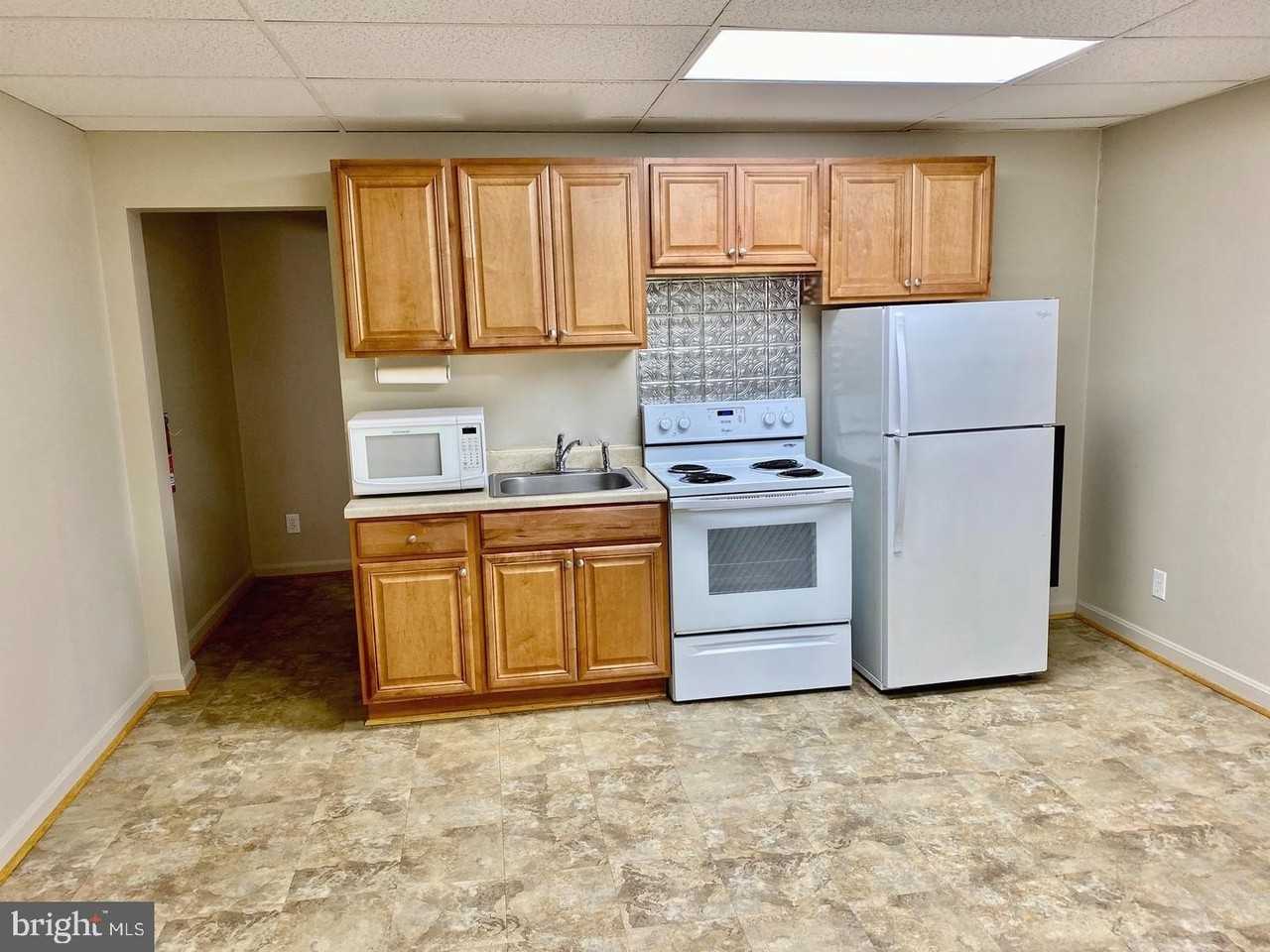 306 S Main St #B - Photo 3 of 10