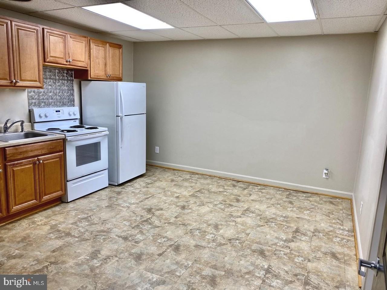 306 S Main St #B - Photo 4 of 10