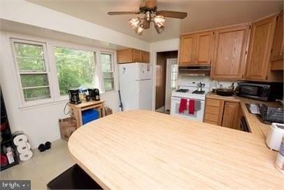10505 Forest Ave - Photo 4 of 25
