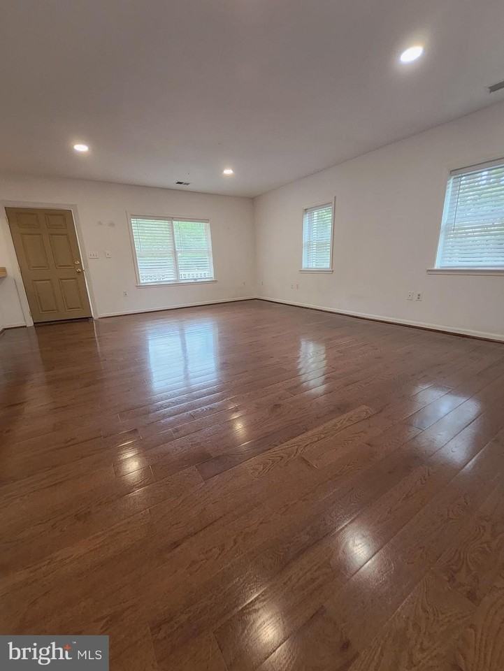 6486 Corbin Ln - Photo 3 of 17