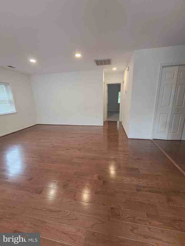 6486 Corbin Ln - Photo 4 of 17