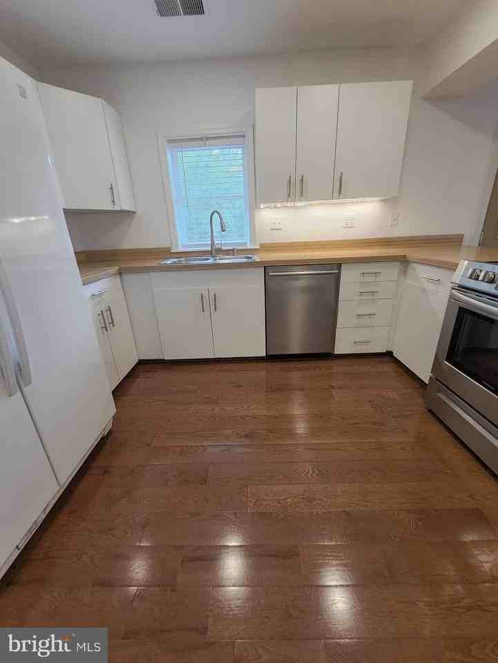 6486 Corbin Ln - Photo 5 of 17